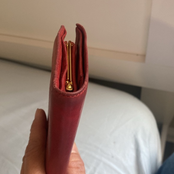 Chanel lambskin red compact wallet in well loved condition - Picture 4 of 13